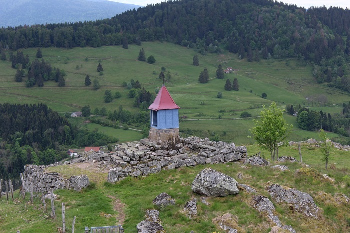 LA CHAPELLE DE LA SALETTE LE MENIL