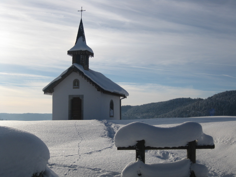 LA CHAPELLE DE PITIÉ LE MENIL