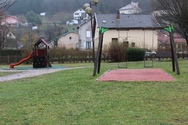 AIRE DE JEUX DE L'ASCENSEMENT RUPT SUR MOSELLE