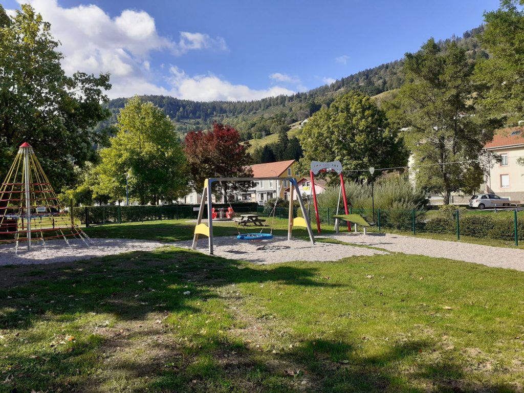 aire-de-jeux-la-mouline-bussang-6.jpg
