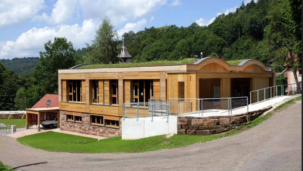 Espace Nature Culture du parc Naturel Régional HAUT DU THEM CHATEAU LAMBERT