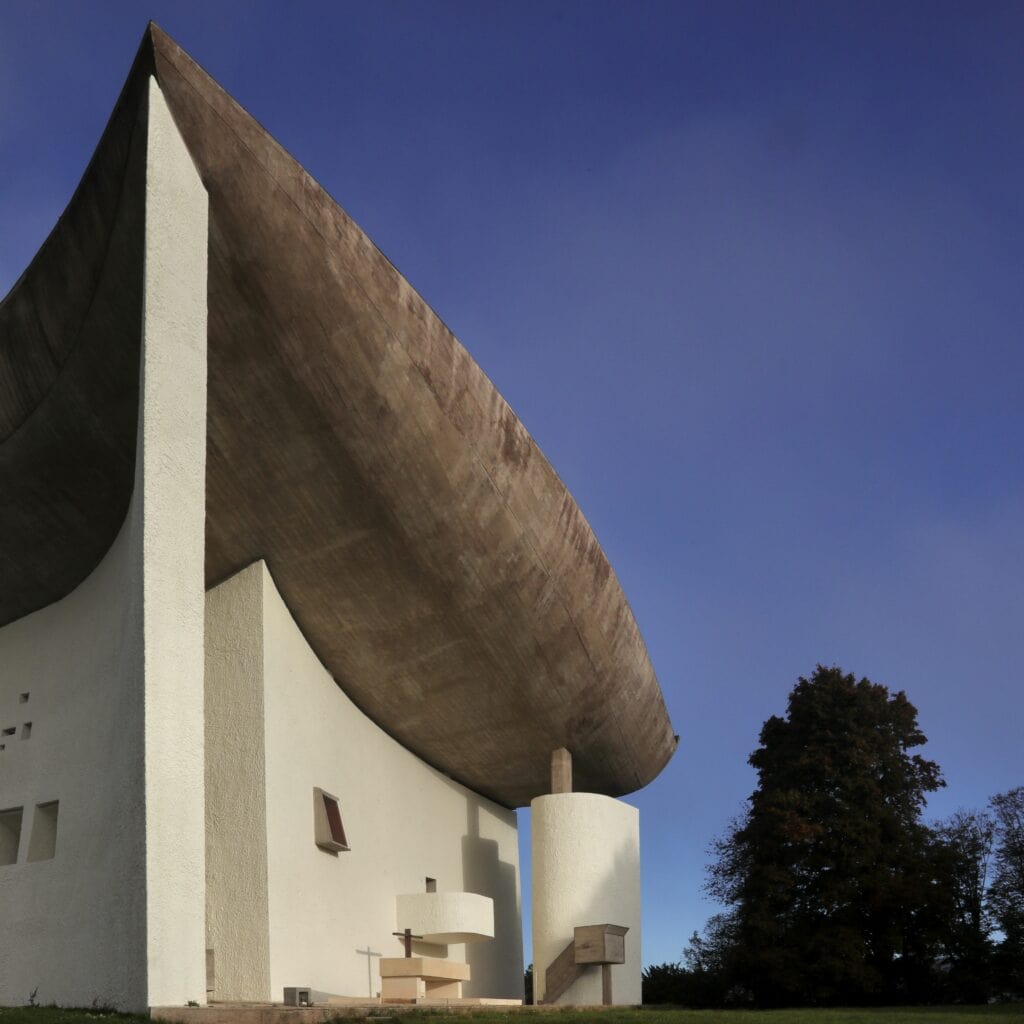 chapelle-cote-nord-ronchamp.jpeg